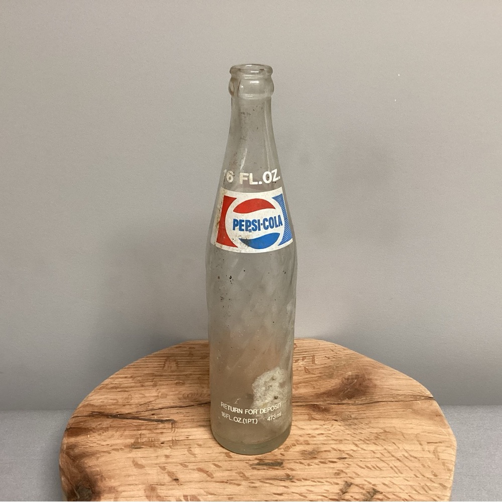 Vintage - 1980’s - 16oz Glass Pepsi-Cola Swirl Designed Bottle - Collectible